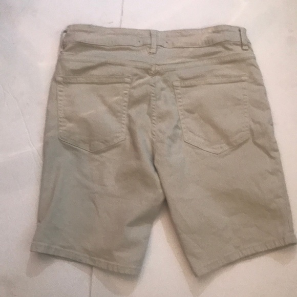 “FOREVER 21” Men’s Off White Shorts . - Picture 5 of 8